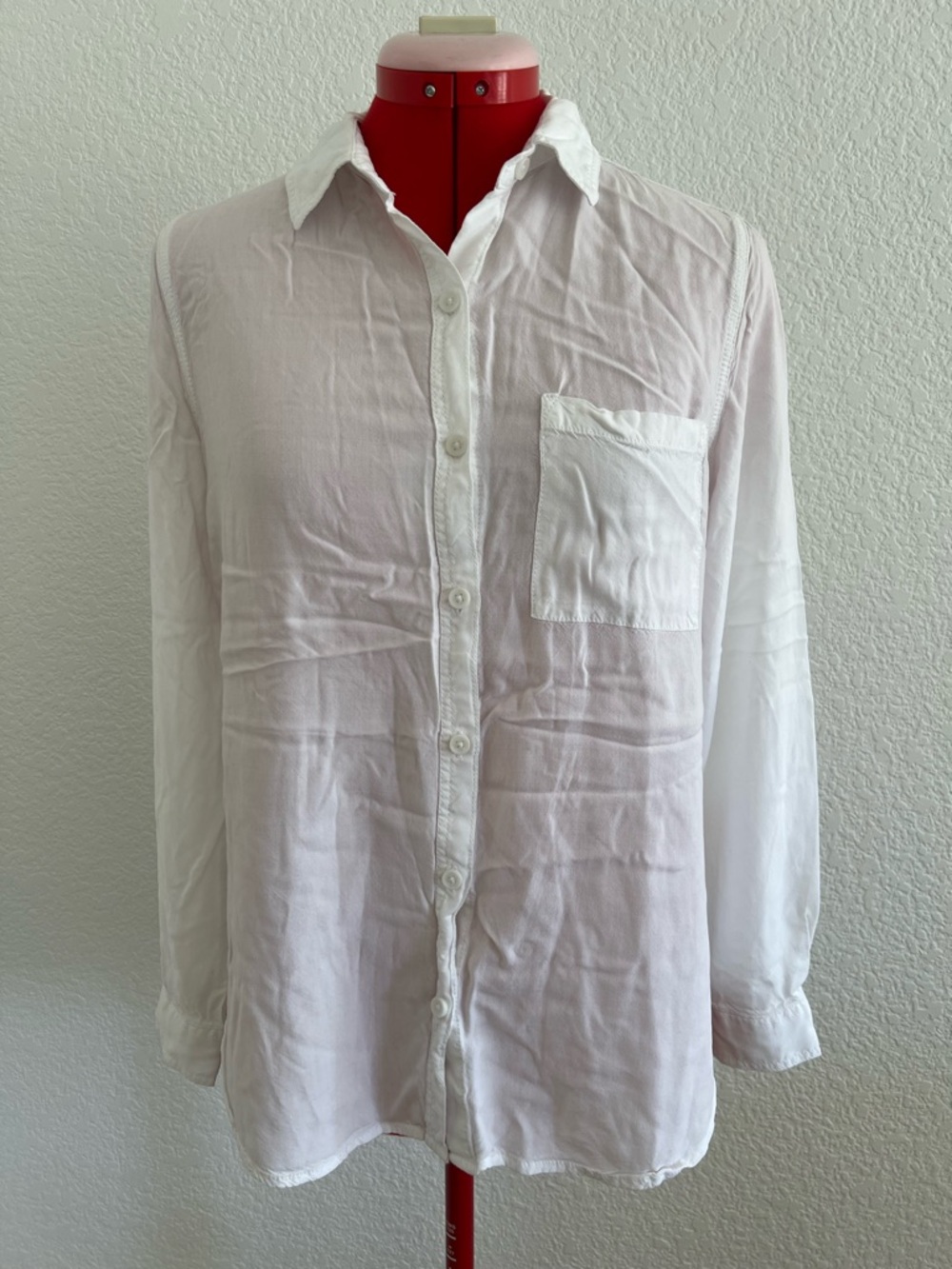 beachlunchlounge White Collared Button-Down Shirt Small